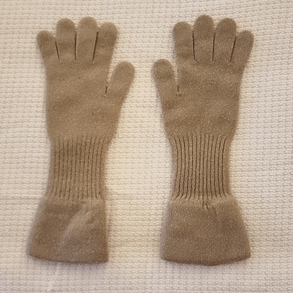 Burberry Cashmere Gloves EUC - Picture 1 of 12